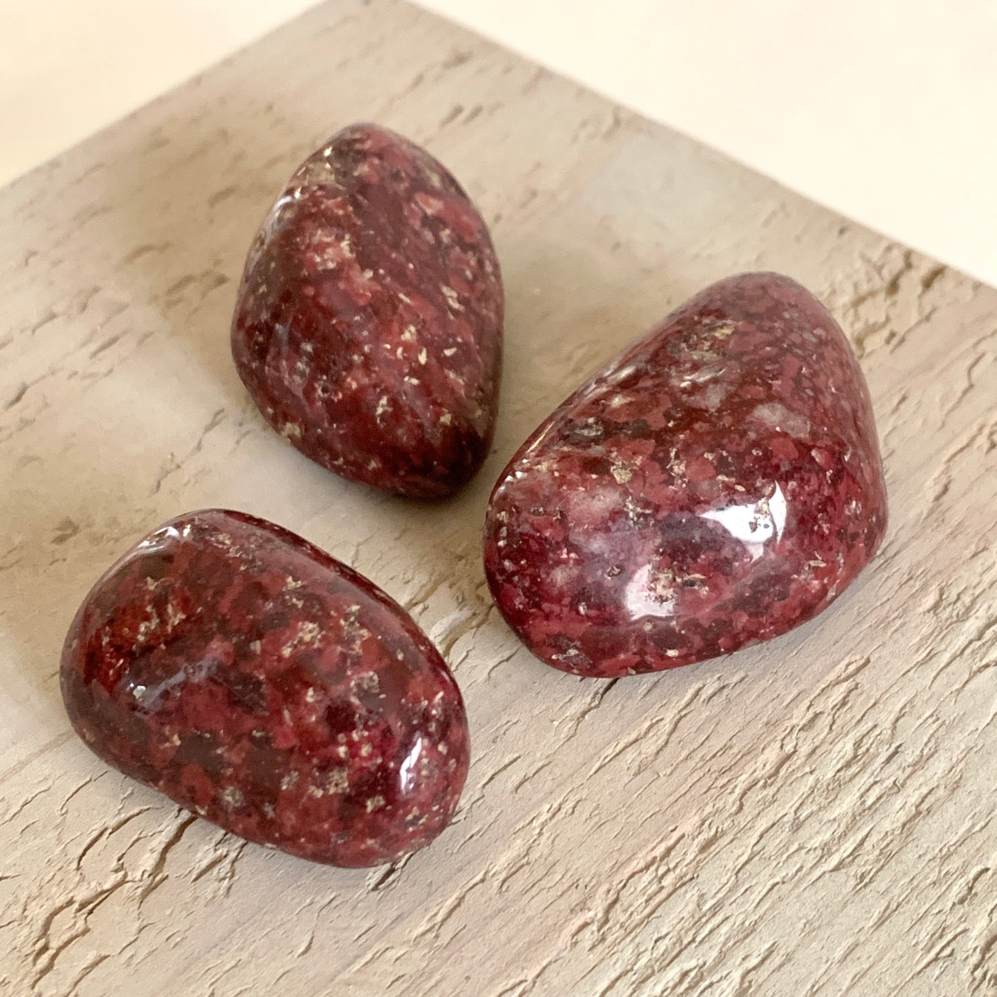Red Wine Quartz Stone Set, Tumbled